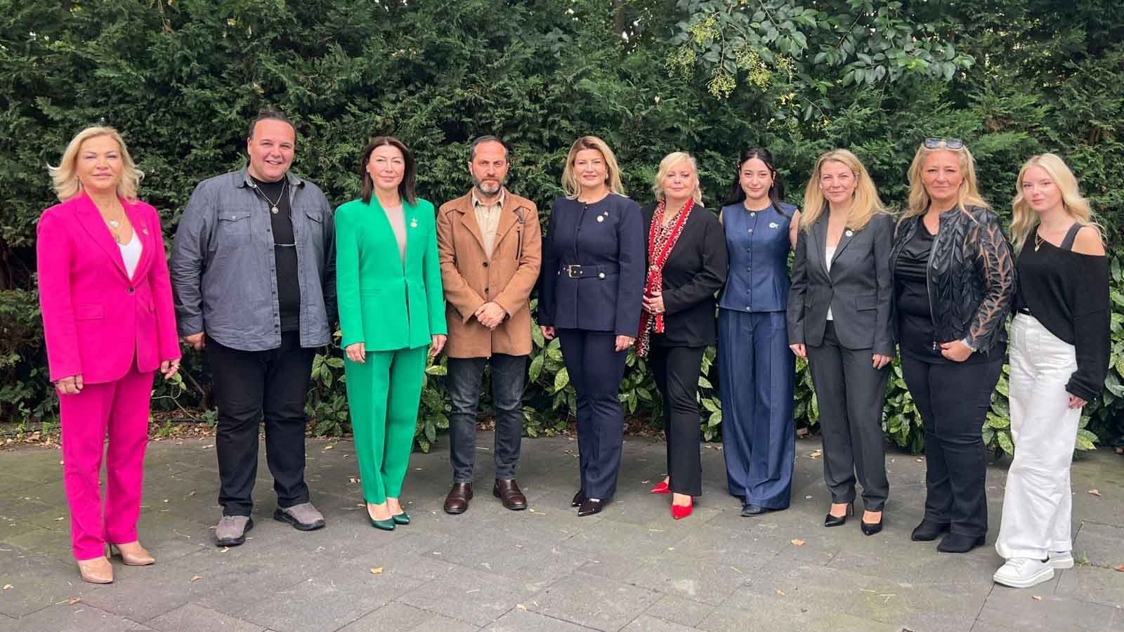 Das Projekt Gib einen Stift, damit sie ein Leben schreiben können wird 2026 fortgesetzt.