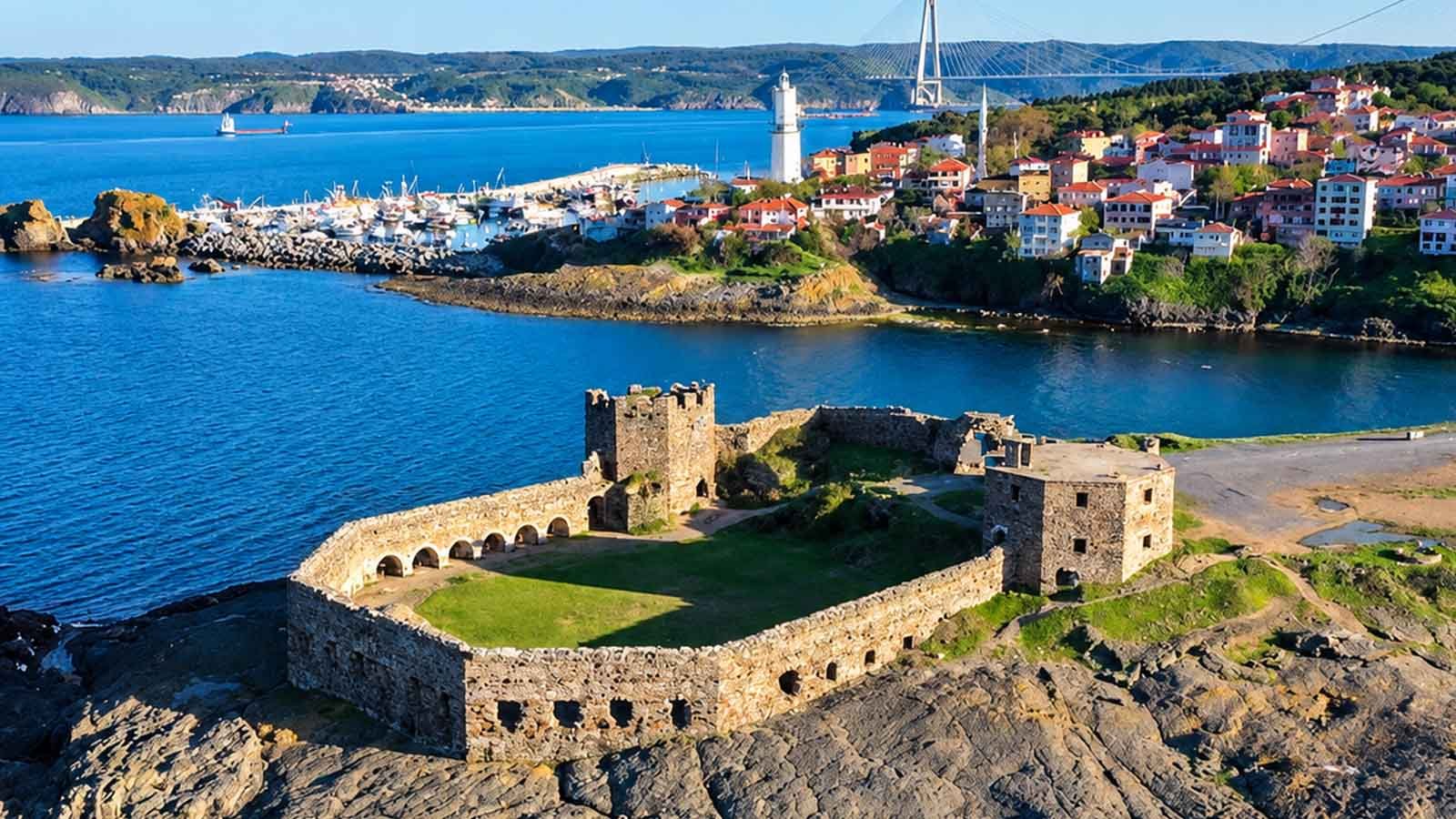 Das osmanische Erbe, die Festung Rumeli Topçu, wird mit Konzerten und Ausstellungen auf die Weltbühne gebracht.